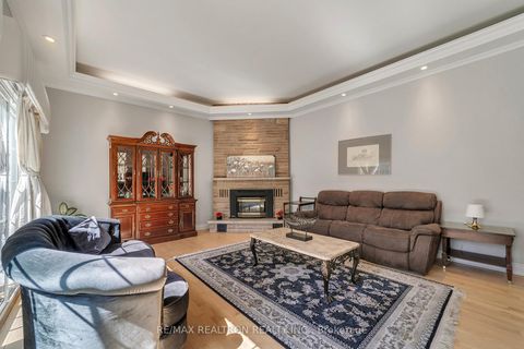 Photo 11 at 12 Greenbriar Court, Aurora Highlands, Aurora