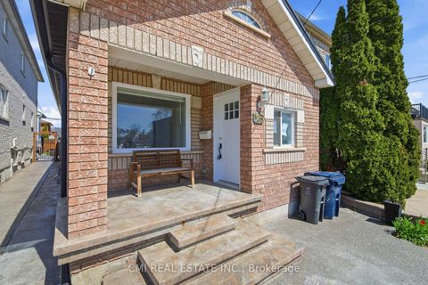 Photo 2 at 120 Northland Avenue, Smythe, Toronto