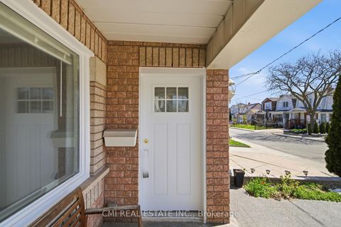 Photo 3 at 120 Northland Avenue, Smythe, Toronto