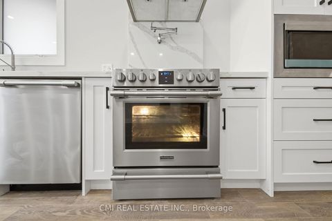Photo 9 at 120 Northland Avenue, Smythe, Toronto