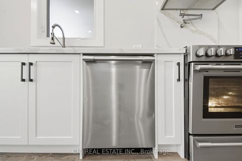 Photo 10 at 120 Northland Avenue, Smythe, Toronto