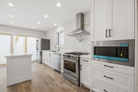 Photo 11 at 120 Northland Avenue, Smythe, Toronto