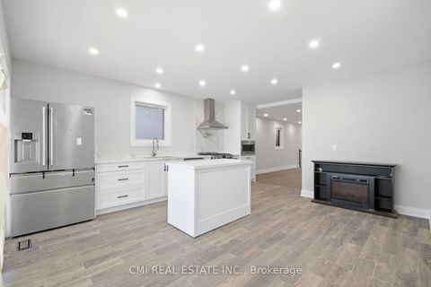 Photo 13 at 120 Northland Avenue, Smythe, Toronto
