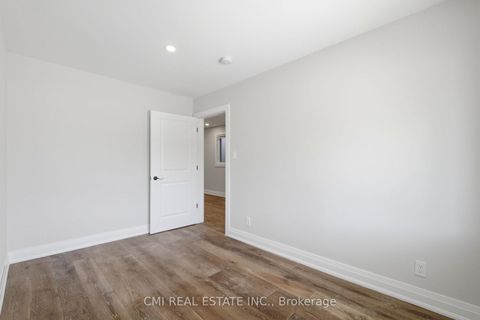 Photo 16 at 120 Northland Avenue, Smythe, Toronto