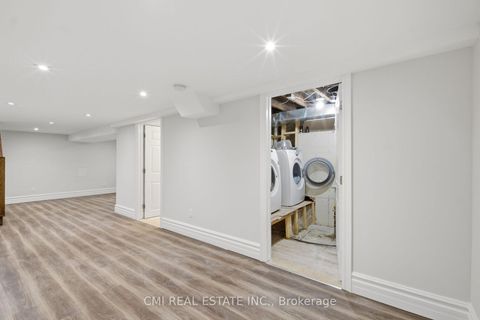 Photo 33 at 120 Northland Avenue, Smythe, Toronto