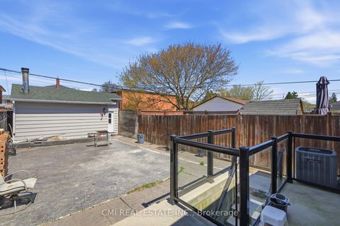 Photo 36 at 120 Northland Avenue, Smythe, Toronto
