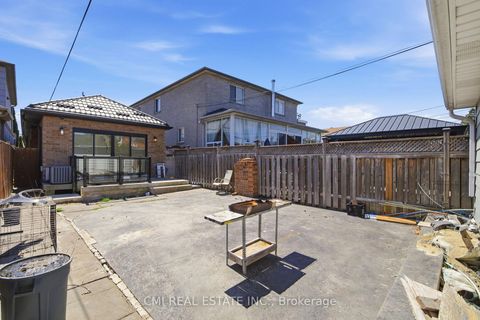 Photo 37 at 120 Northland Avenue, Smythe, Toronto