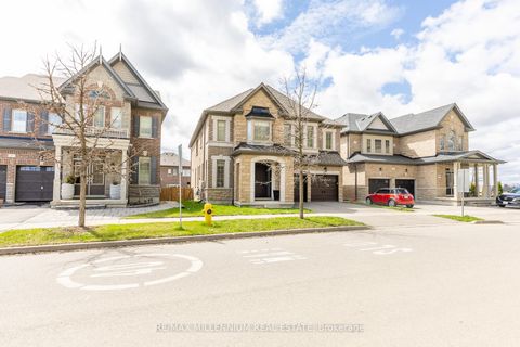 Photo 1 at 11 Algoma Drive, Kleinburg, Vaughan