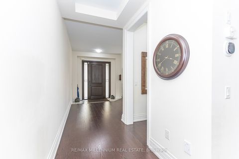 Photo 7 at 11 Algoma Drive, Kleinburg, Vaughan