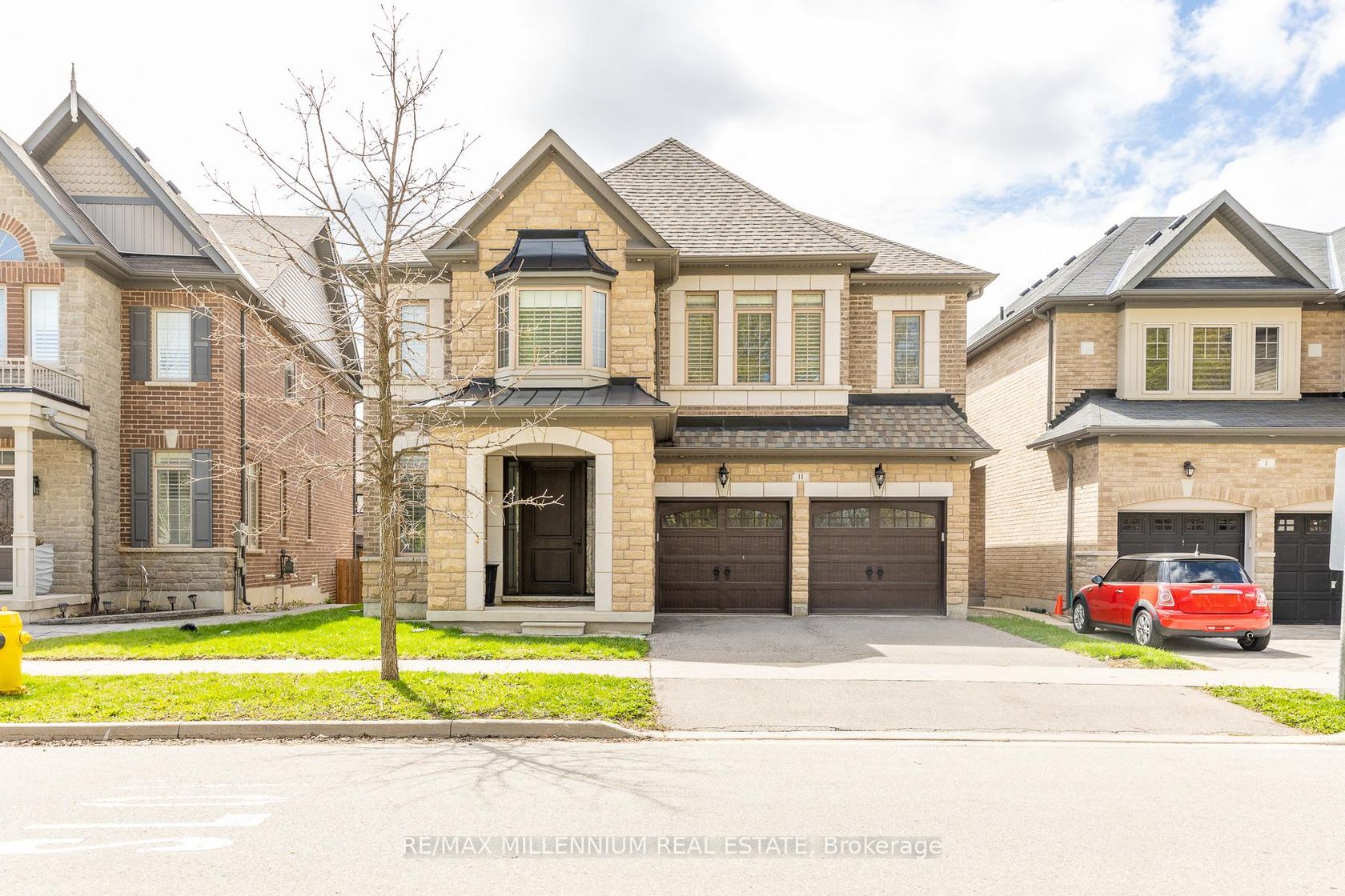 11 Algoma Drive, Kleinburg, Vaughan photo number 2
