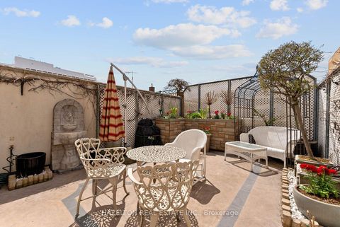 Photo 13 at 220 Walmer Road, Casa Loma, Toronto