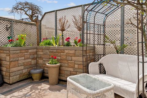 Photo 14 at 220 Walmer Road, Casa Loma, Toronto