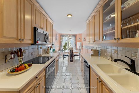 Photo 15 at 220 Walmer Road, Casa Loma, Toronto