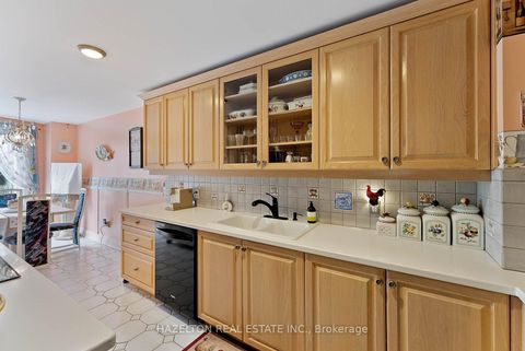 Photo 16 at 220 Walmer Road, Casa Loma, Toronto