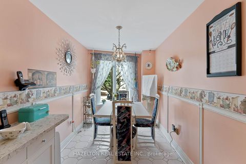 Photo 18 at 220 Walmer Road, Casa Loma, Toronto