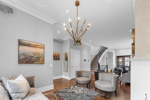 Photo 4 at 13 - 260 Russell Hill Road, Casa Loma, Toronto