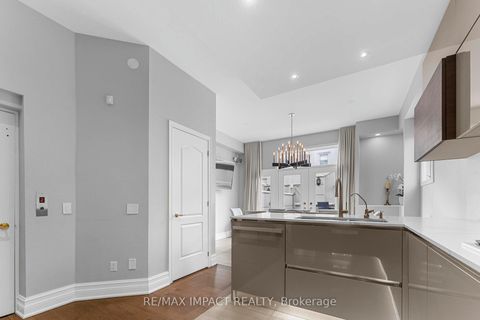 Photo 9 at 13 - 260 Russell Hill Road, Casa Loma, Toronto
