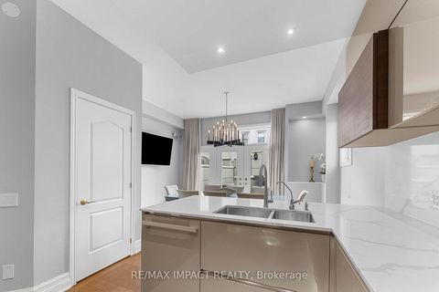 Photo 12 at 13 - 260 Russell Hill Road, Casa Loma, Toronto