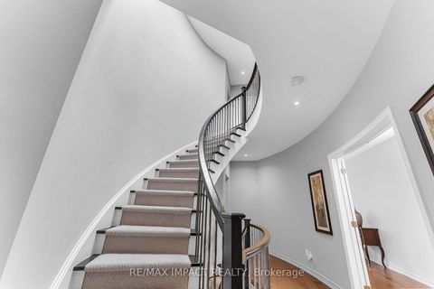 Photo 19 at 13 - 260 Russell Hill Road, Casa Loma, Toronto