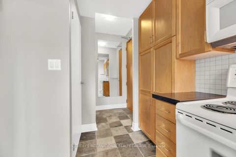 Photo 2 at 207 - 70 Alexander Street, Yonge Corridor, Toronto