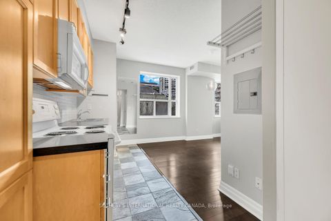 Photo 3 at 207 - 70 Alexander Street, Yonge Corridor, Toronto