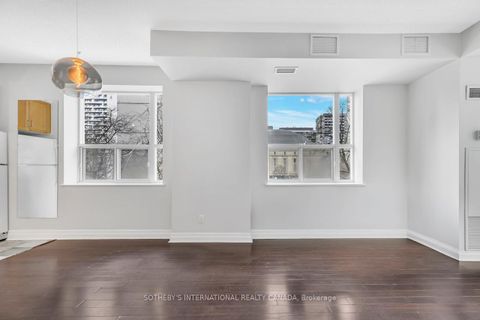Photo 9 at 207 - 70 Alexander Street, Yonge Corridor, Toronto