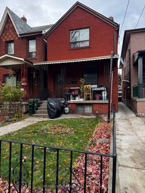 Photo 1 at 407 Concord Avenue, Junction, Toronto