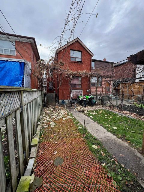 Photo 2 at 407 Concord Avenue, Junction, Toronto