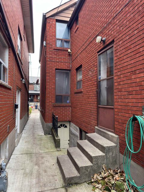 Photo 3 at 407 Concord Avenue, Junction, Toronto
