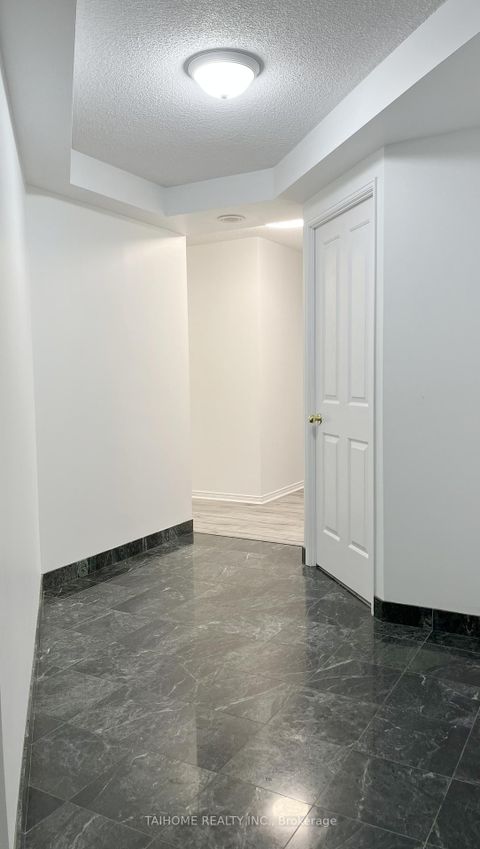 Photo 30 at 809 - 28 Hollywood Avenue, Willowdale East, Toronto