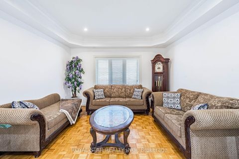 Photo 8 at 40 Oakdale Road, Maple, Vaughan