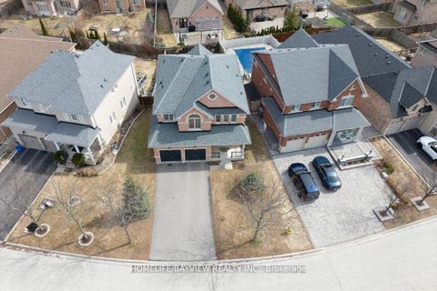 Photo 2 at 27 Donzi Lane, Patterson, Vaughan