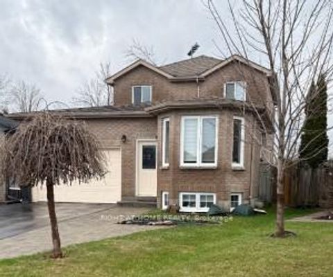 Photo 1 at 30 BRIGHTON Road, Georgian Drive, Barrie