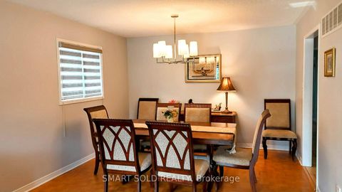 Photo 2 at 148 Castlehill Road, Maple, Vaughan