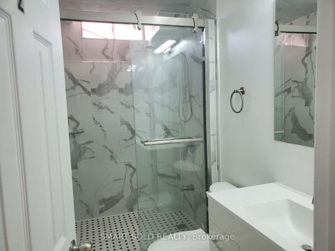 Photo 17 at 148 Castlehill Road, Maple, Vaughan