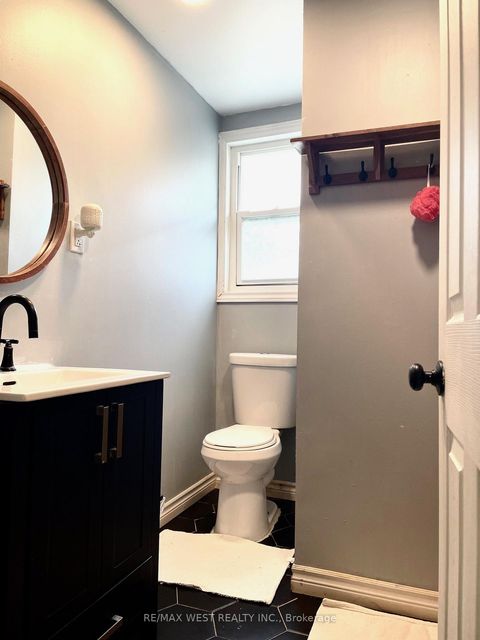 Photo 14 at 4 Parkchester Road, Amesbury, Toronto