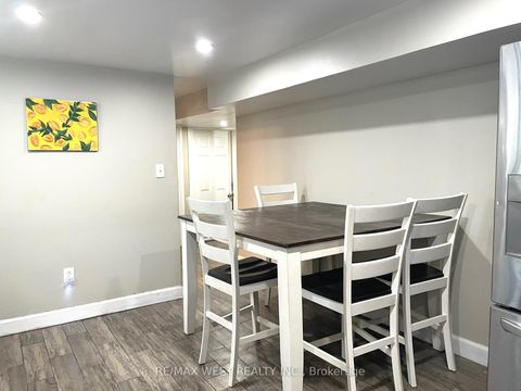 Photo 19 at 4 Parkchester Road, Amesbury, Toronto