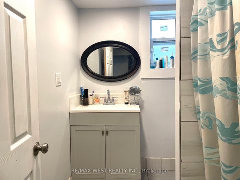 Photo 22 at 4 Parkchester Road, Amesbury, Toronto