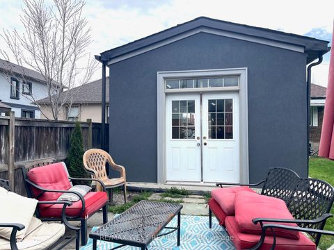 Photo 28 at 4 Parkchester Road, Amesbury, Toronto