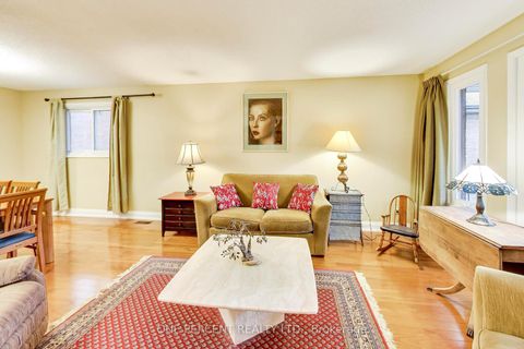 Photo 4 at 96 Brookmill Drive, Brownridge, Vaughan
