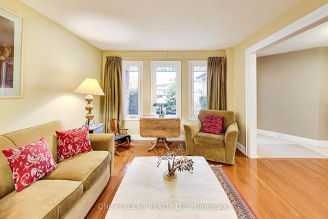 Photo 5 at 96 Brookmill Drive, Brownridge, Vaughan