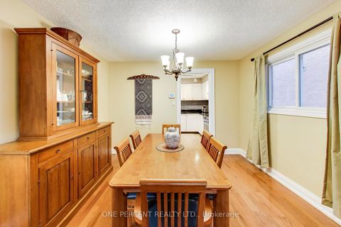 Photo 7 at 96 Brookmill Drive, Brownridge, Vaughan