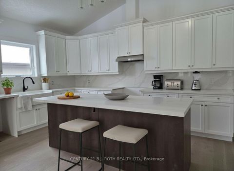 Photo 11 at 3183 Cove Avenue, Rural Innisfil, Innisfil