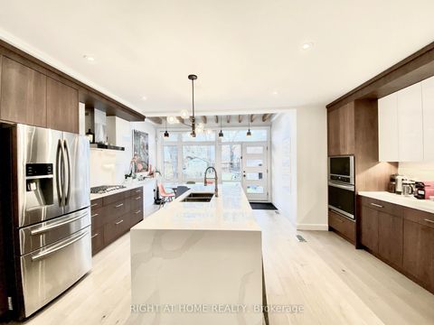 Photo 2 at 16 Woodlee Road, Danforth, Toronto