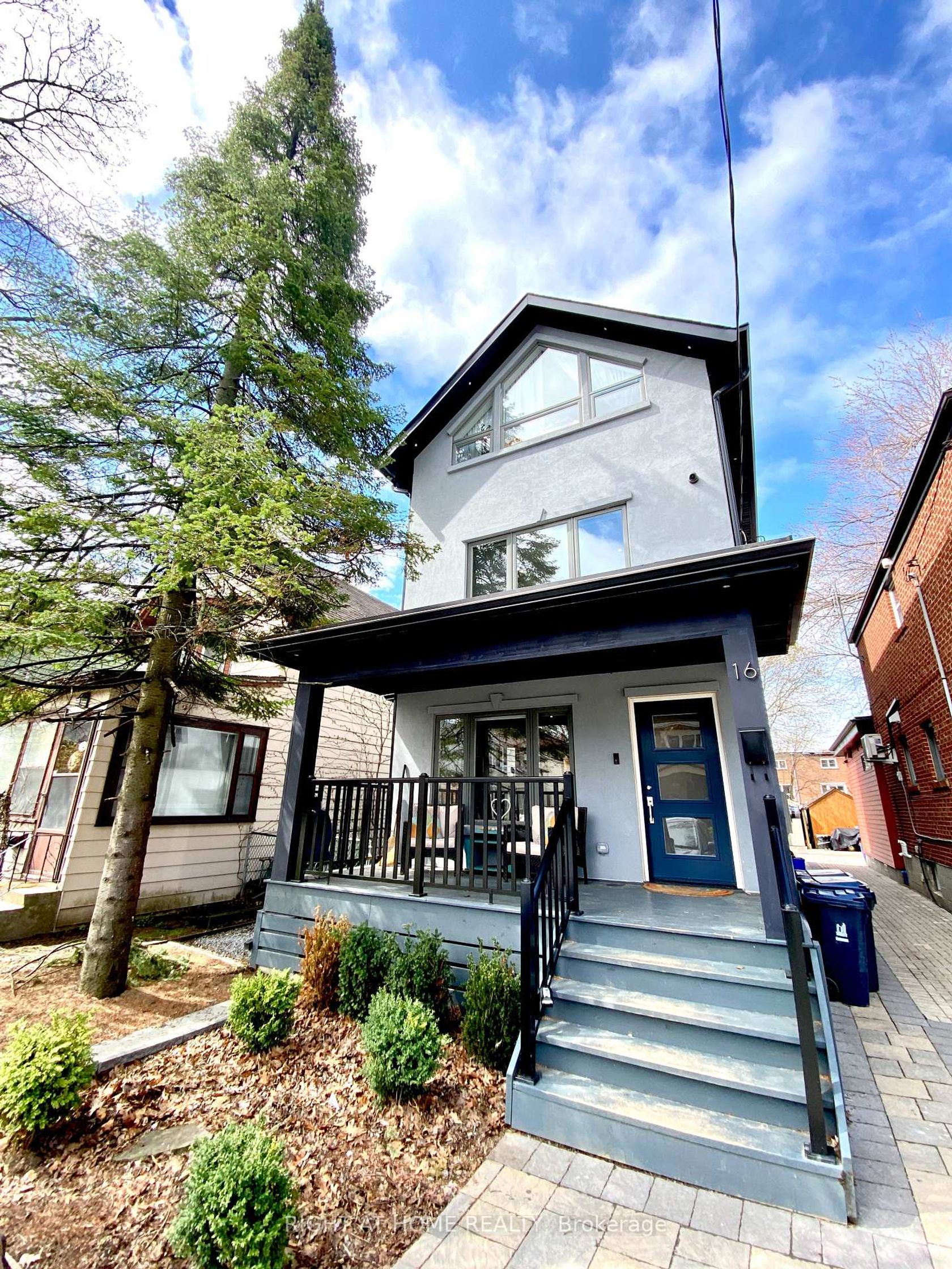 16 Woodlee Road, Danforth, Toronto 