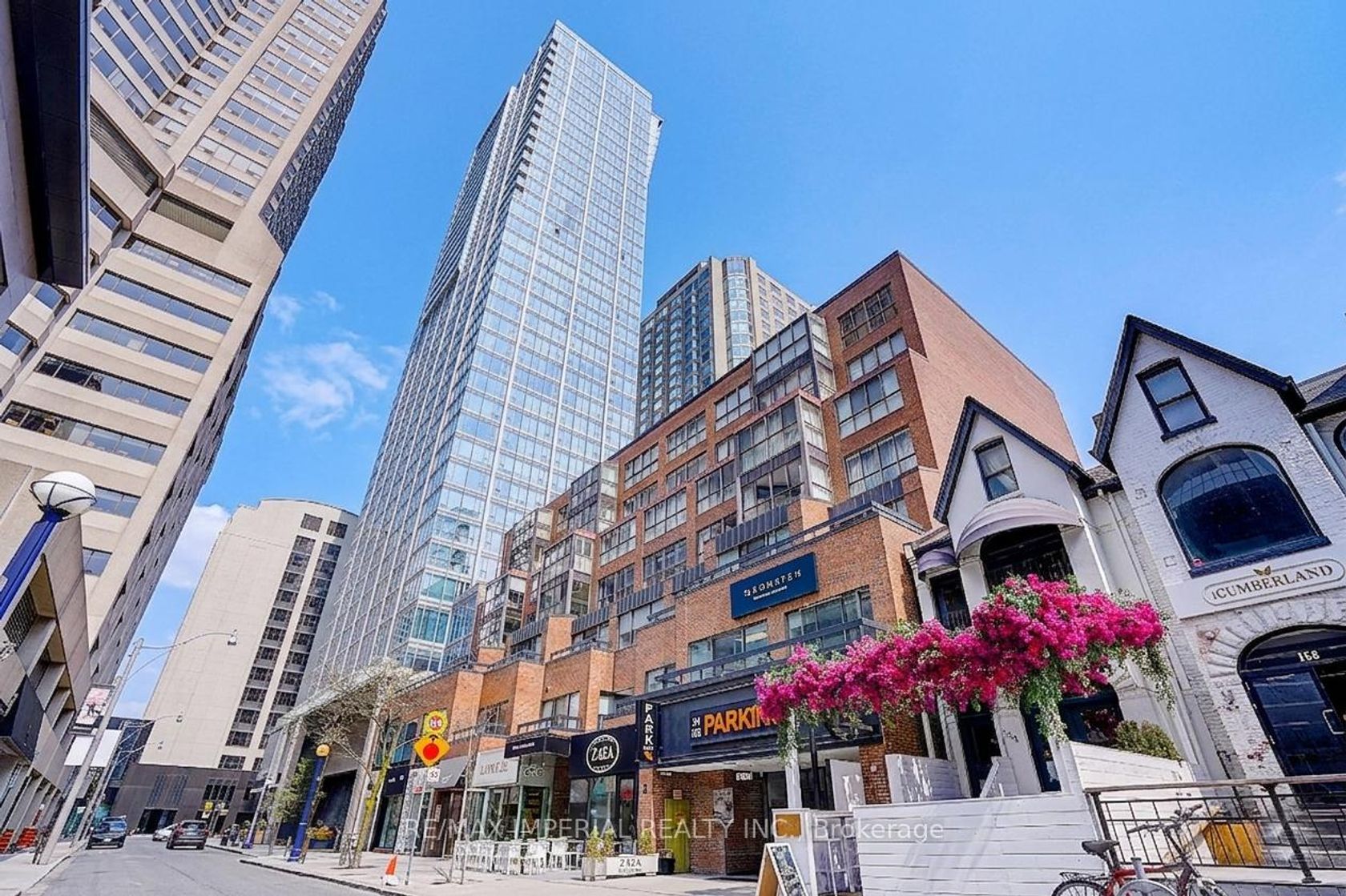 2210 - 188 Cumberland Street, Annex, Toronto by Loree Meneguzzi Real Estate 2210 - 188 Cumberland Street, Annex, Toronto