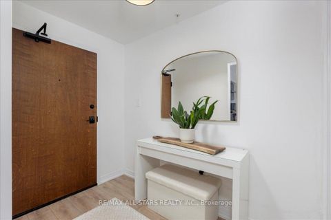 Photo 4 at 407 - 15 Kneeshaw Drive, Rural Barrie Southeast, Barrie