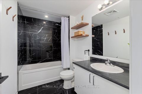 Photo 8 at 407 - 15 Kneeshaw Drive, Rural Barrie Southeast, Barrie