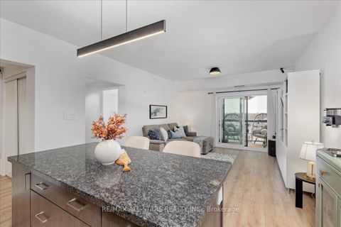 Photo 11 at 407 - 15 Kneeshaw Drive, Rural Barrie Southeast, Barrie