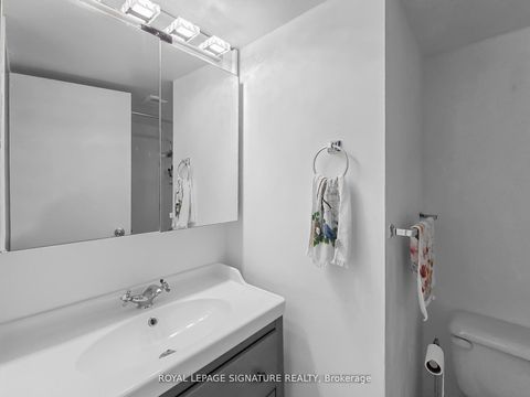 Photo 13 at 403 - 1001 Bay Street, Bay Street Corridor, Toronto